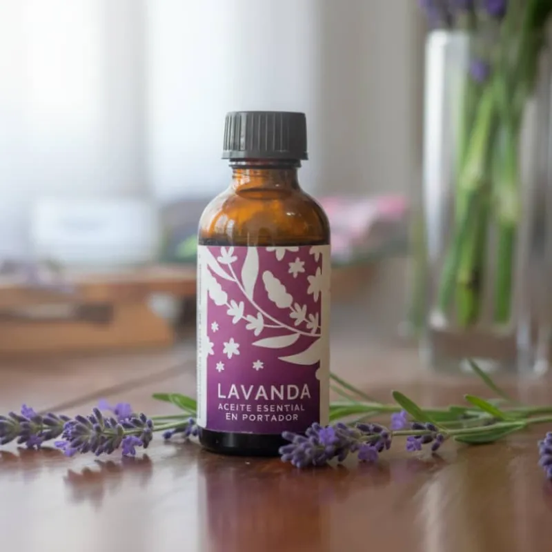 ACEITE ESENCIAL DE LAVANDA EN PORTADOR