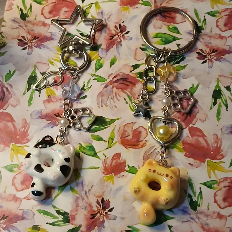 Llaveros de gato con detalles