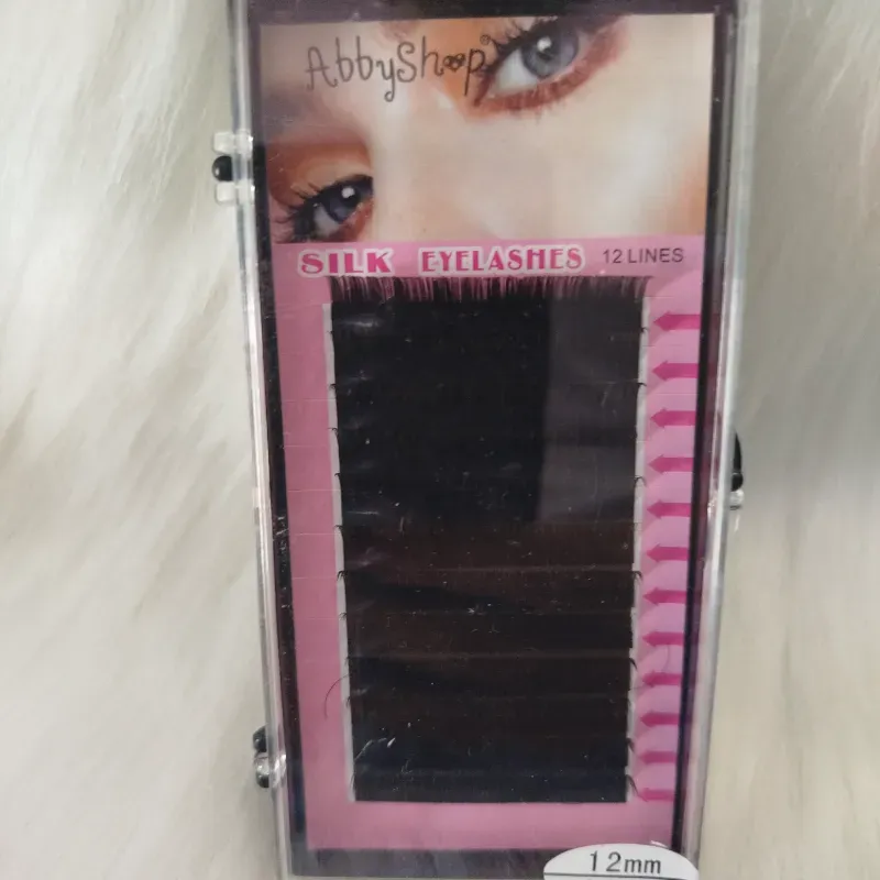 Pestañas pelo a pelo