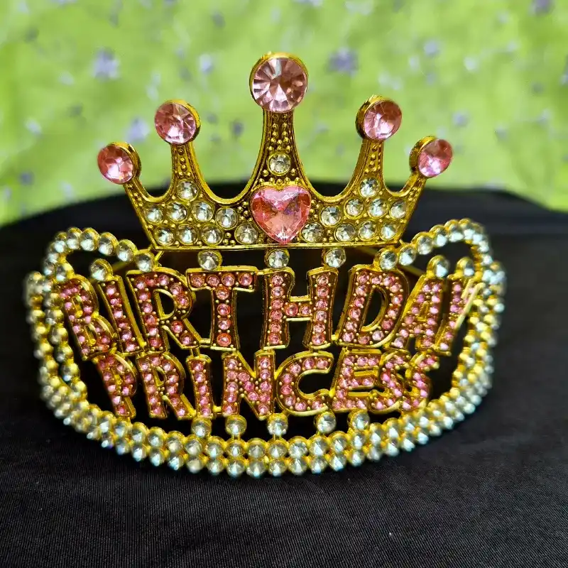 Corona  dorada (Happy Birthday).