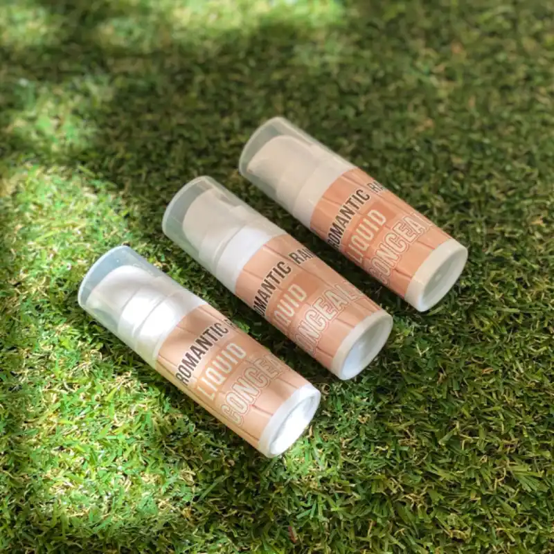 Corrector y Base Romantic Rain .