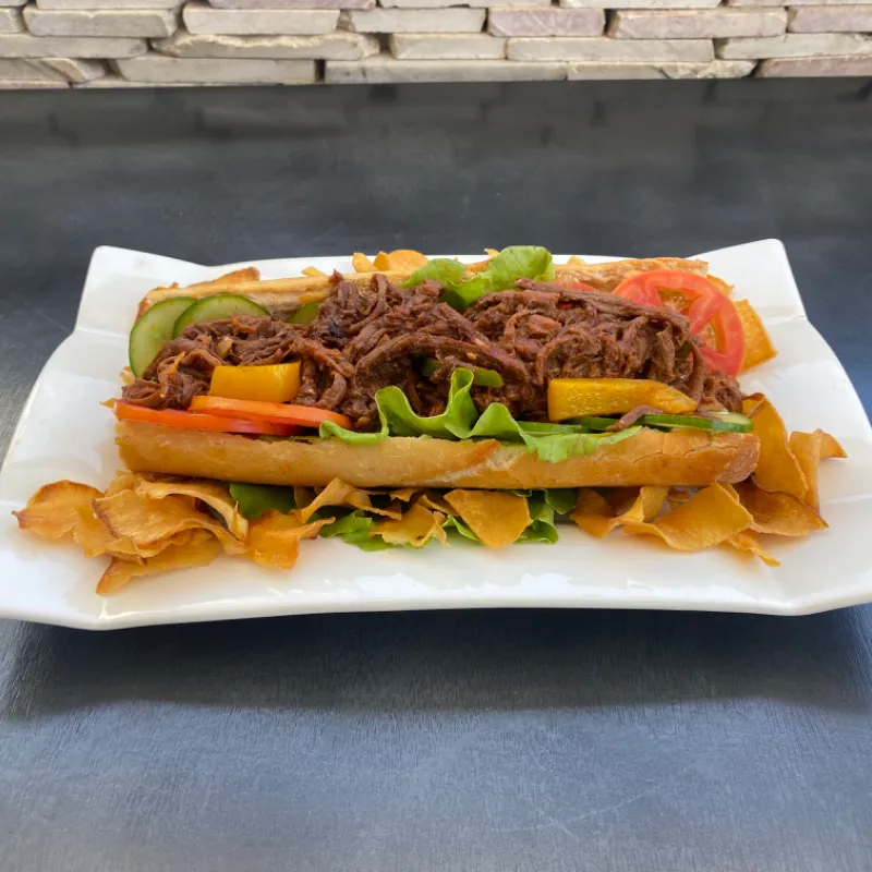 Baguette con ropa vieja