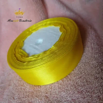 Rollo de cinta de satín amarillo 2.5 cm