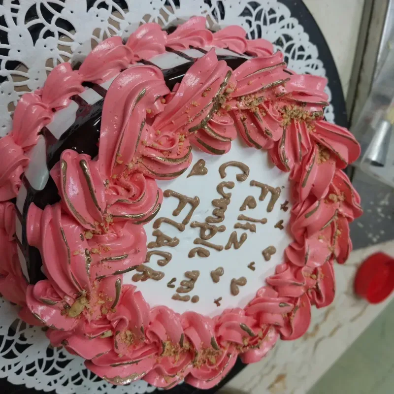 Cake de crema mantq. dulce de leche condensada. 20 cm