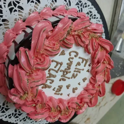 Cake de crema mantq. dulce de leche condensada. 20 cm