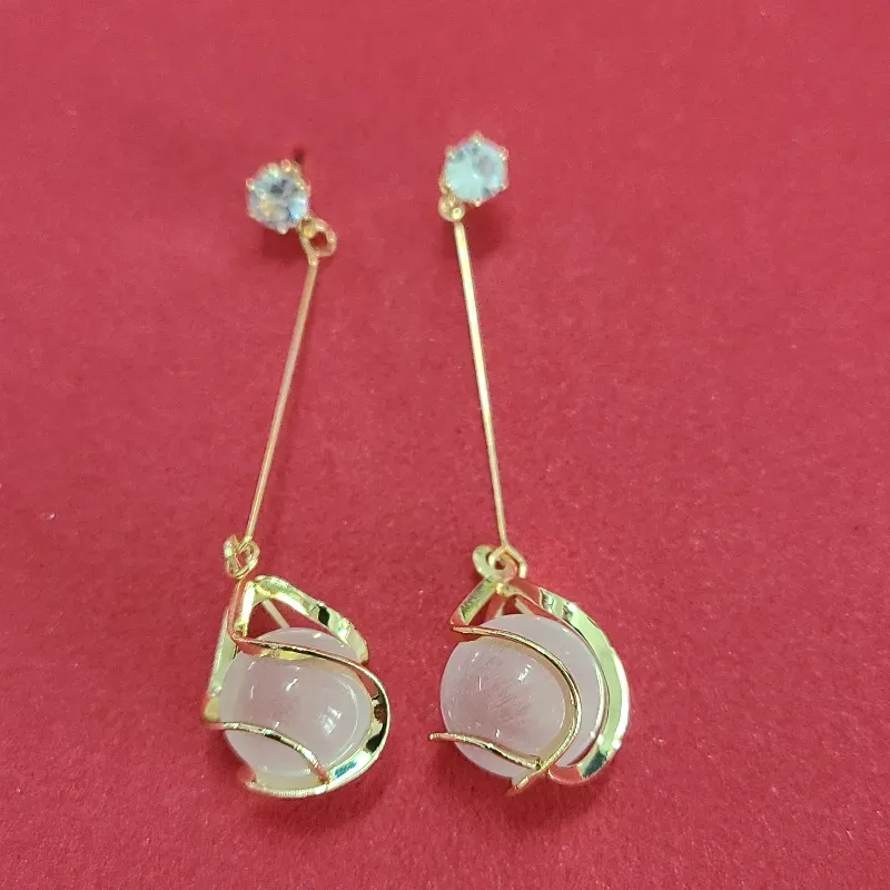 Aretes colgantes con.piedras