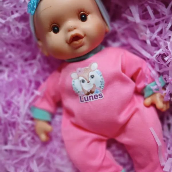 Bebe con biberon
