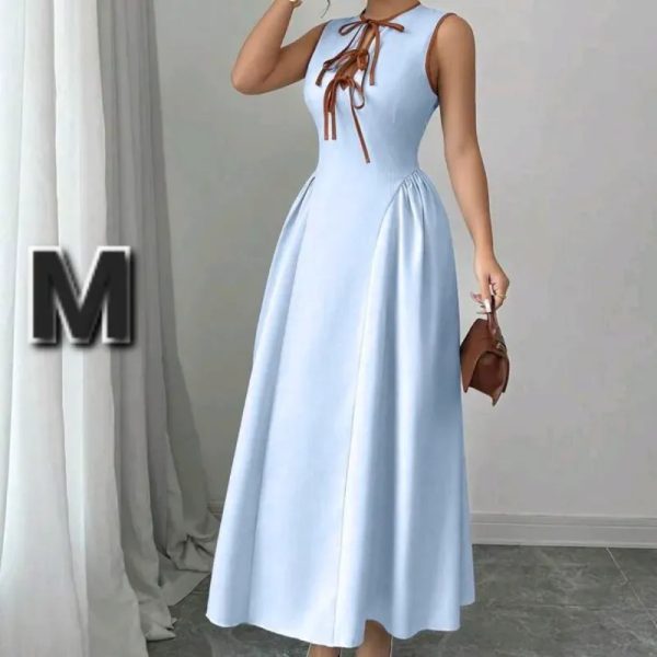Vestido con Cuello Hueco