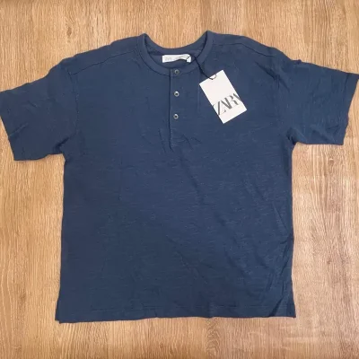 Pulóver con botones color azul oscuro