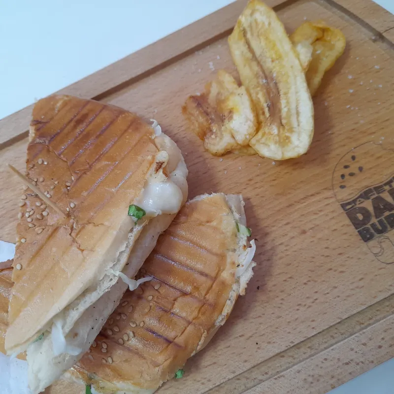 Sándwich de queso gouda + jamon especial