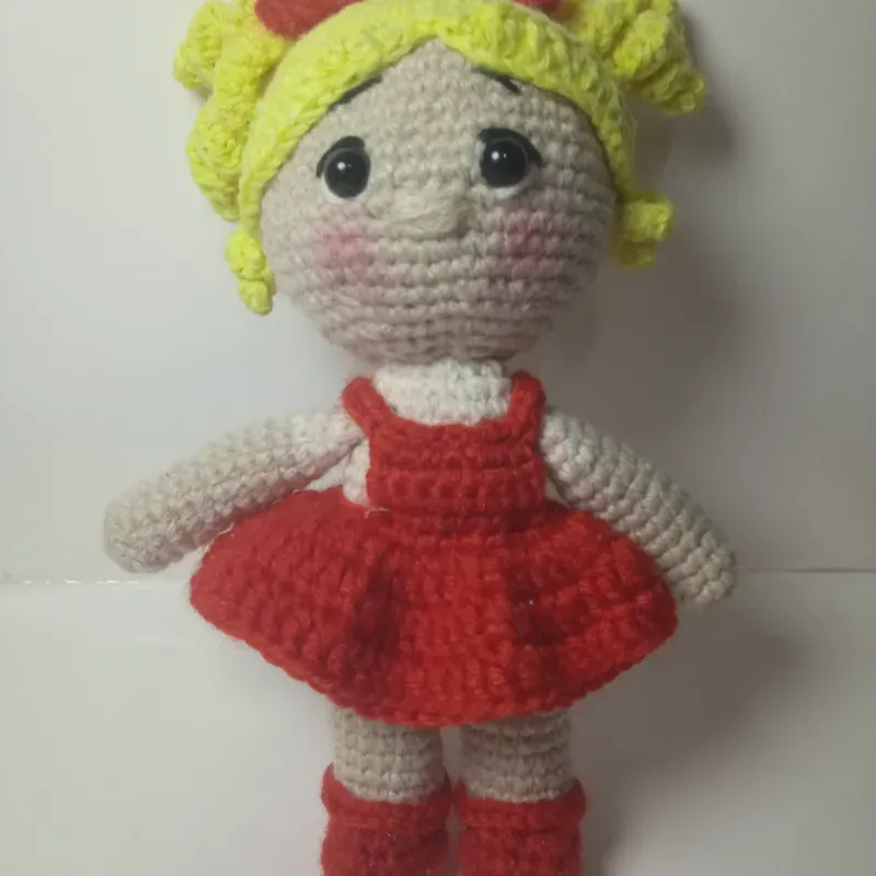 Muñequita de 20 cm