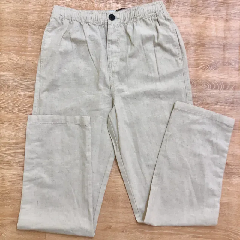 Pantalón color beige