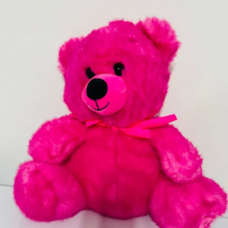 Oso rosado fucsia con 