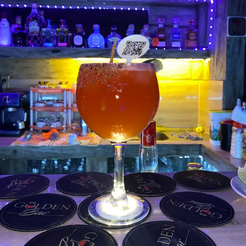 Michelada clásica con cerveza Cristal