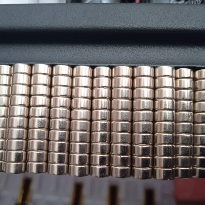 Imán Ojo de gato y  medida del largo de uñas