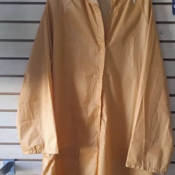 Capa para la lluvia ( Bazar Jocuma)