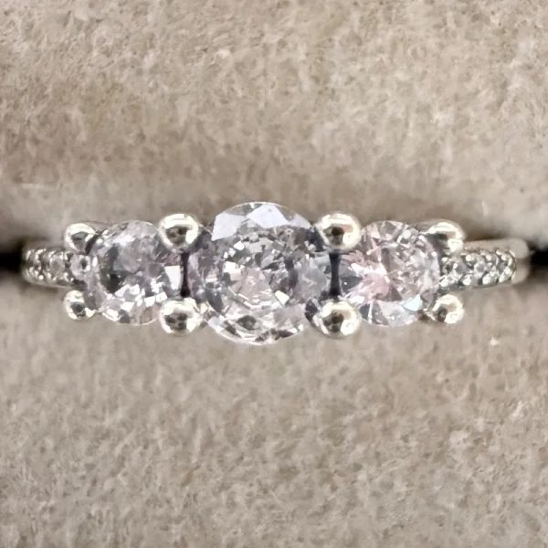 Anillo 3 piedras