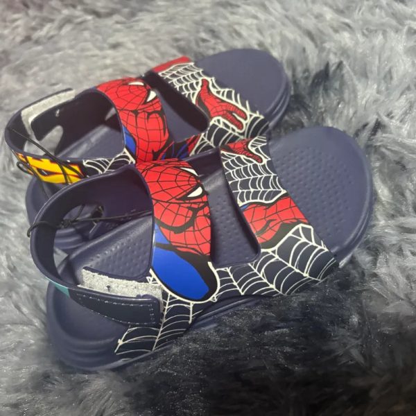 Sandalias de niño