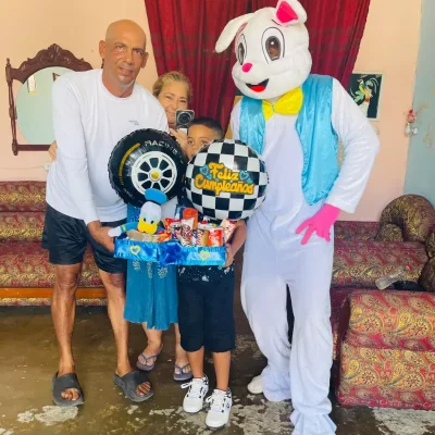 Clientes felices con sus sorpresas 