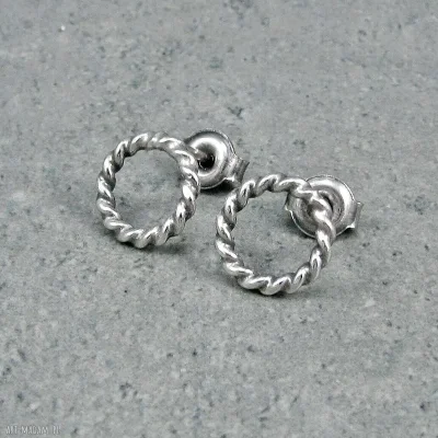 Arete artesanal aro torcido