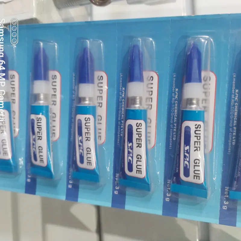 Pegamento super glue