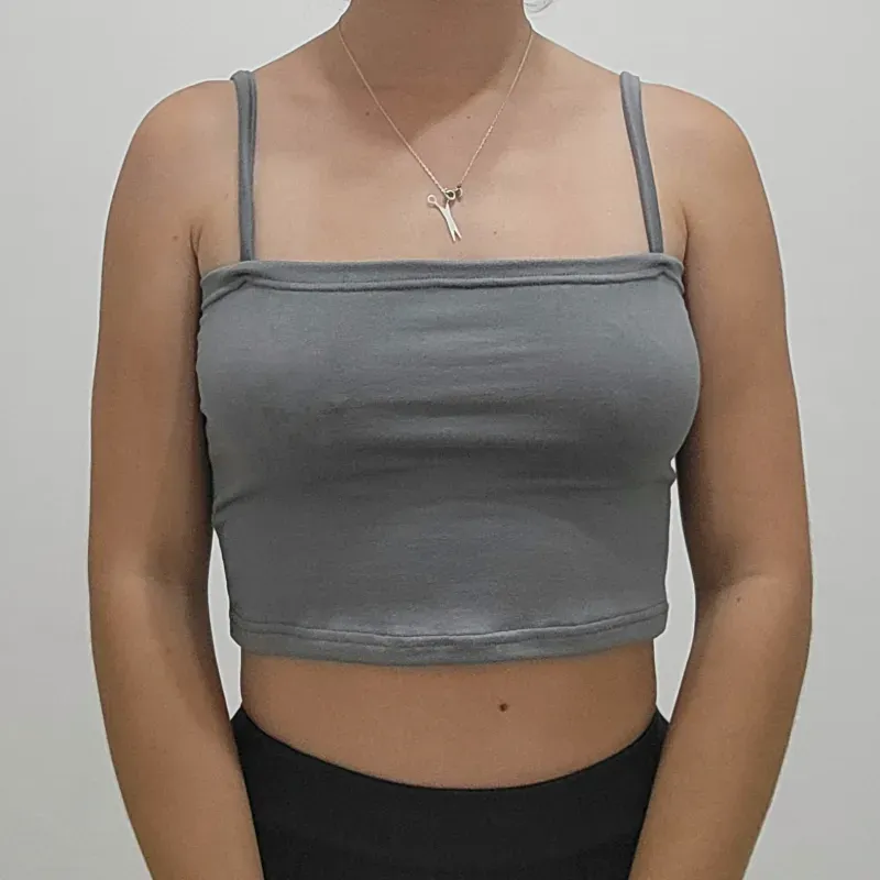 TOP SENCILLO GRIS