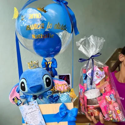 Caja con chuces y peluche