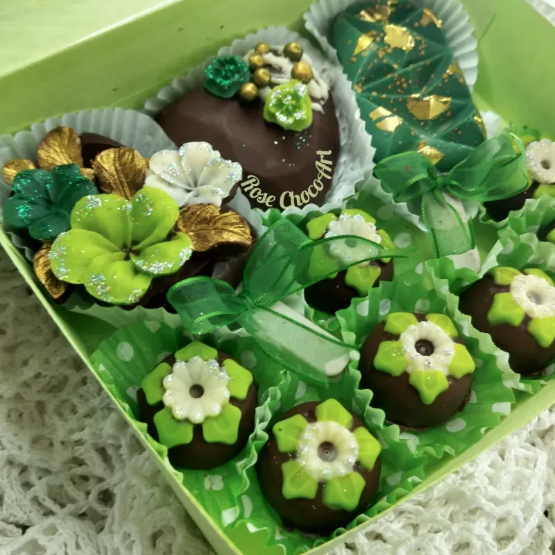 Surtido de bombones y paletas.