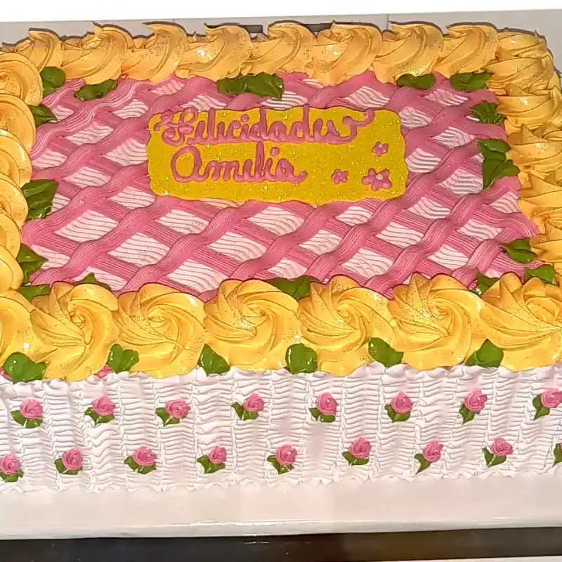 Cake de merengue relleno crema mousseline