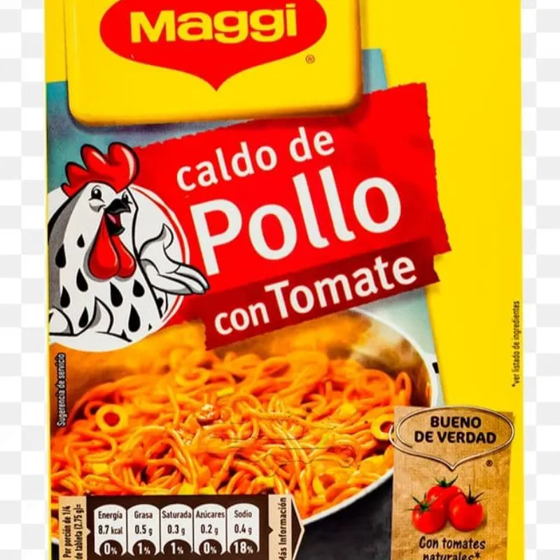 Caldo de pollo con tomate