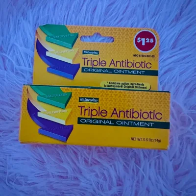 Triple antibiótico