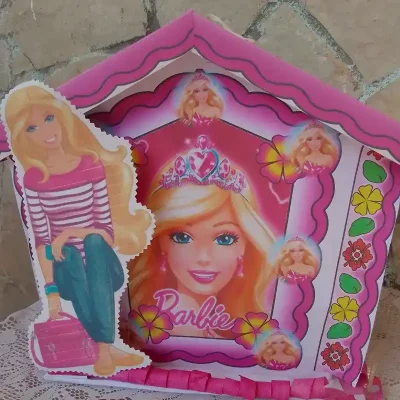 Piñata casita Barbie