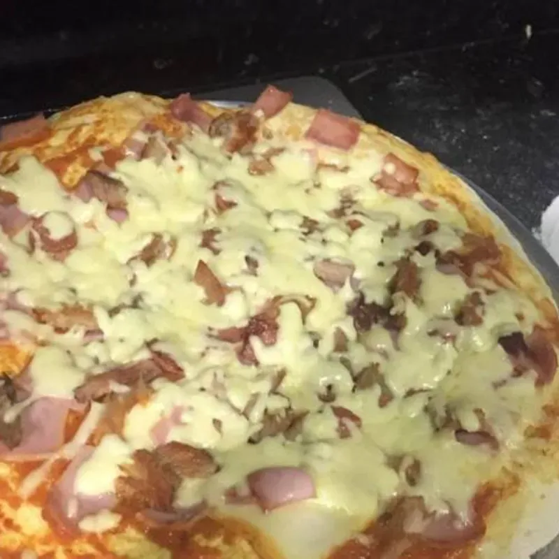 Pizza Santiaguera c/ Queso Blanco