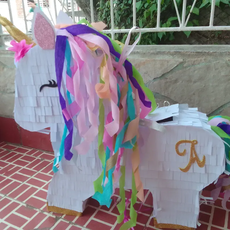 Piñata unicornio cuerpo entero