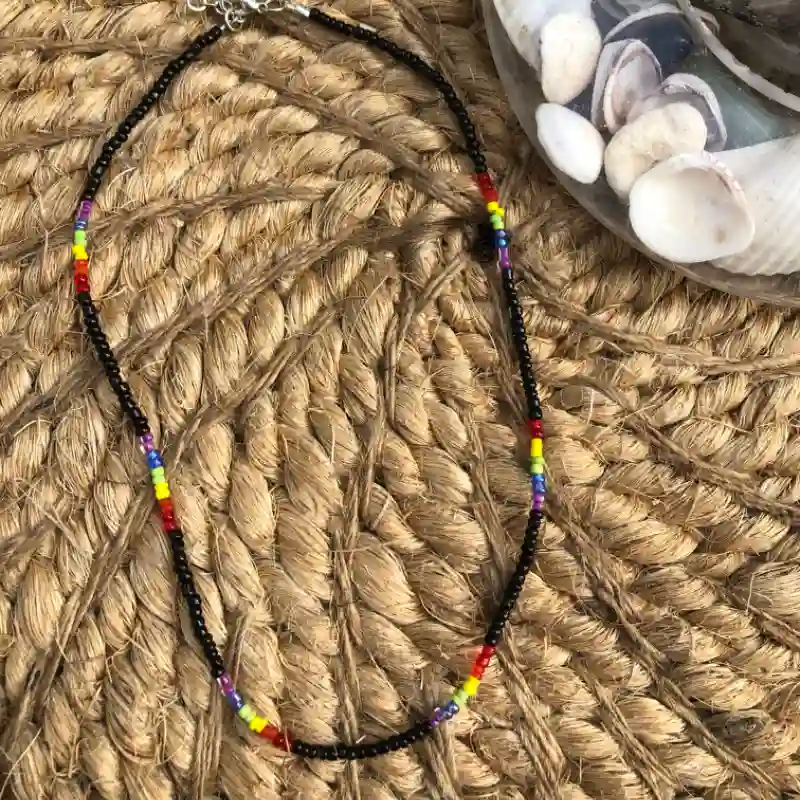 Collar de mostacillas