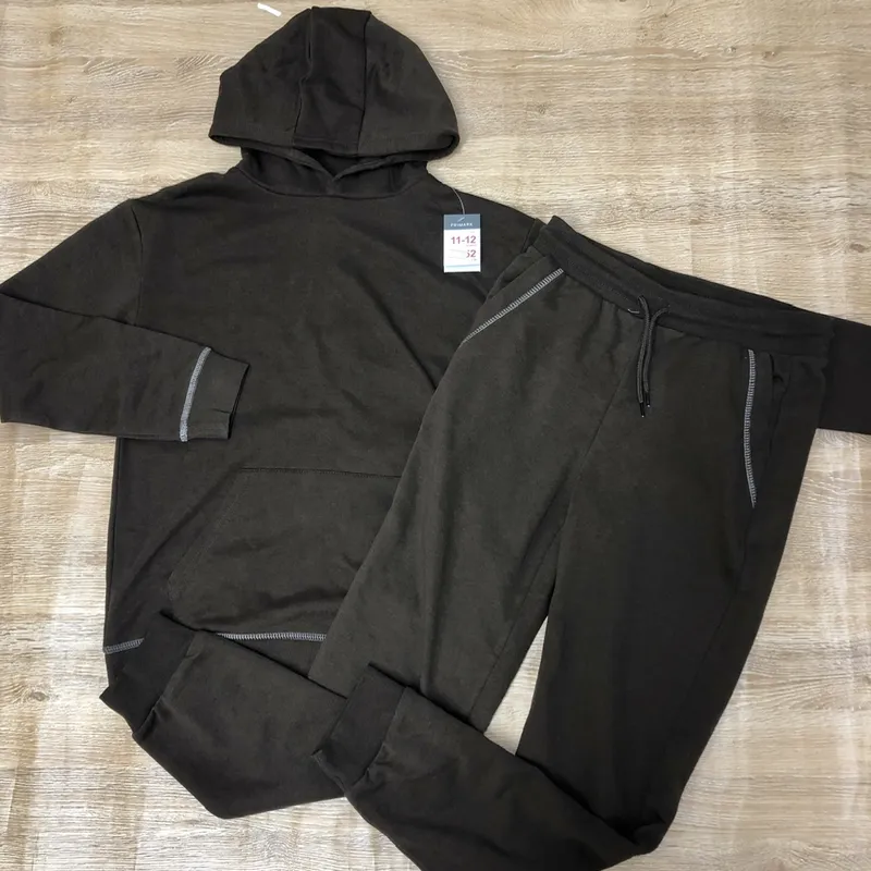 Conjunto color marrón