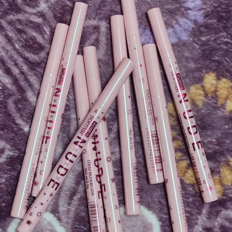 Delineadores de plumón.⚫️