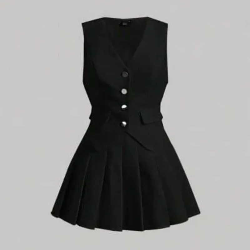 Conjunto chaleco y saya corta