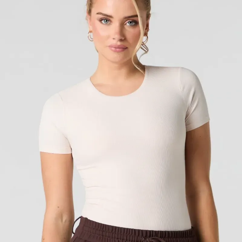 Body beige básico