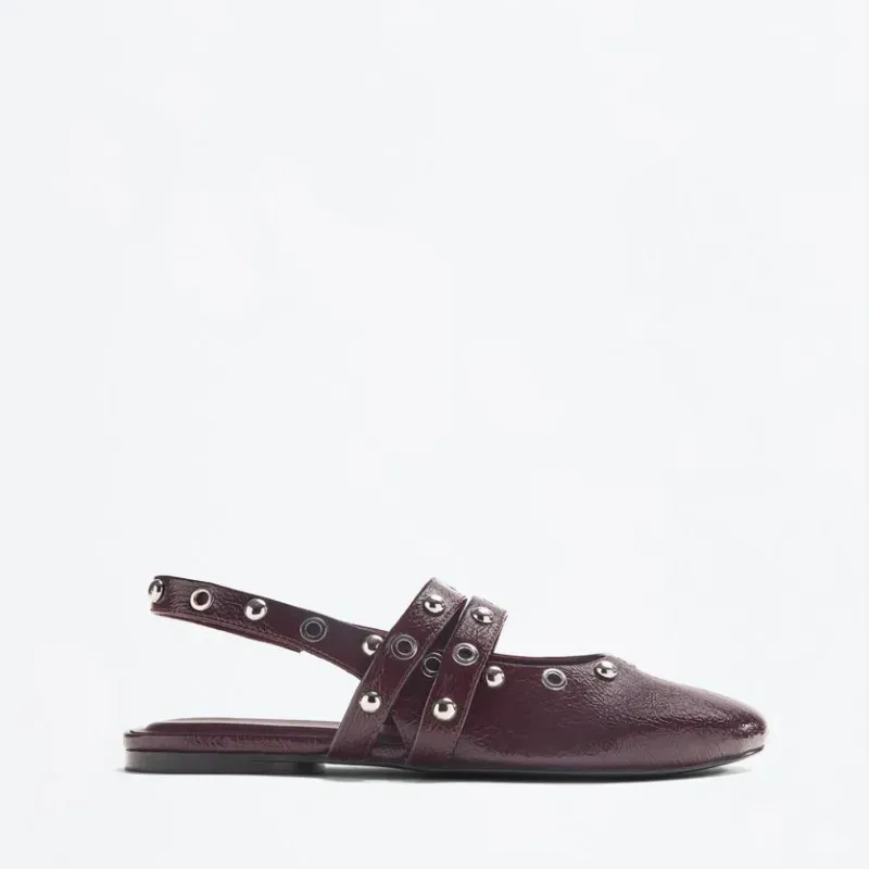 Balerinas Rojo Vino con Tachuelas