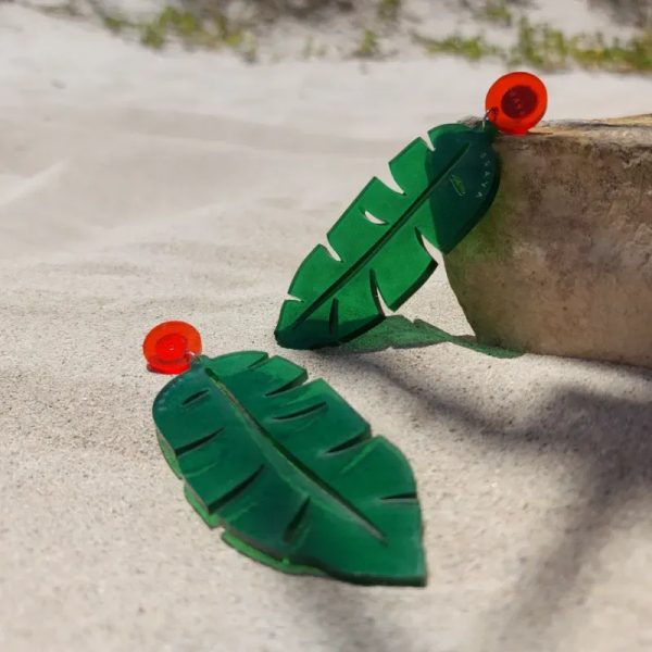 Pendientes de hojas de plátano/ color: verde y bola roja