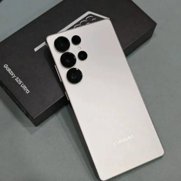 Samsung S25 Ultra (Dual-Sim) de 12 GB RAM con 512 GB. Nuevo en caja