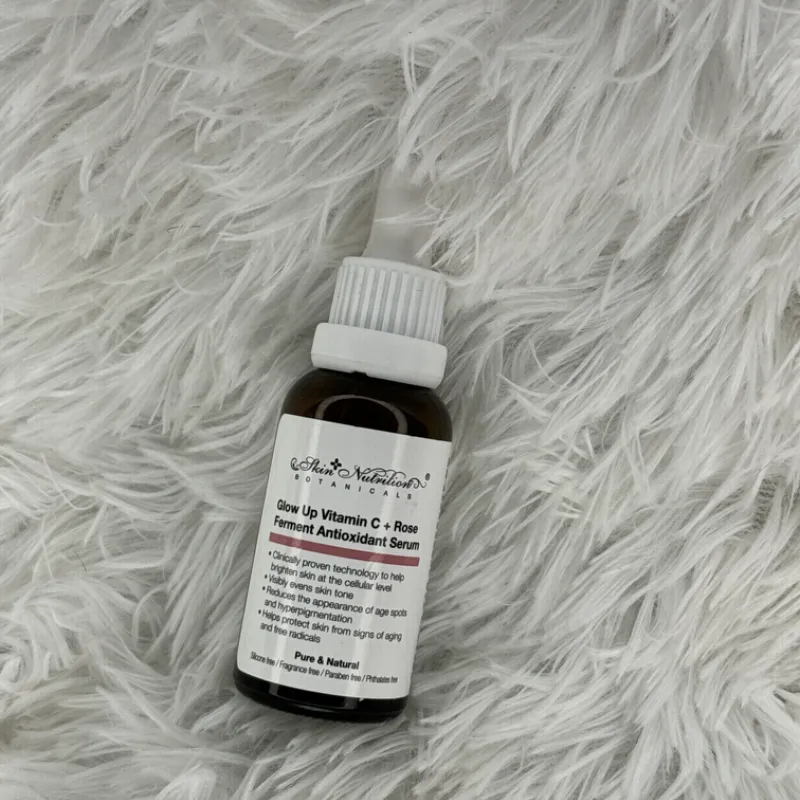 Serum de vitamina C y rosa fermentada