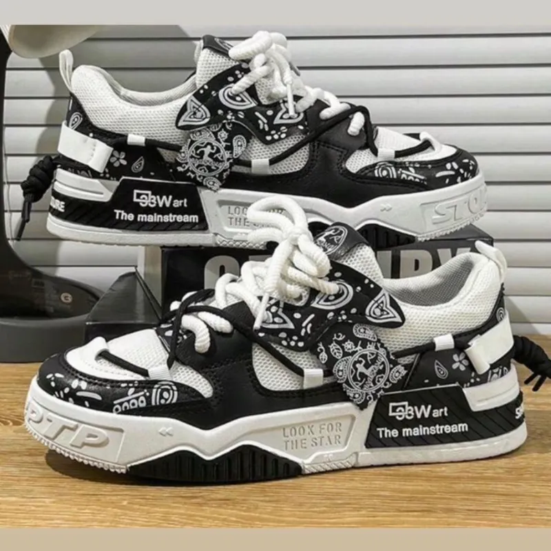 Tenis blancos y negros