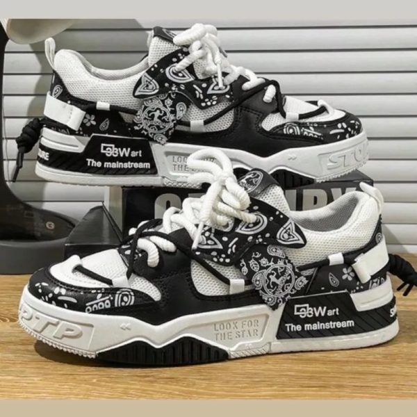 Tenis blancos y negros
