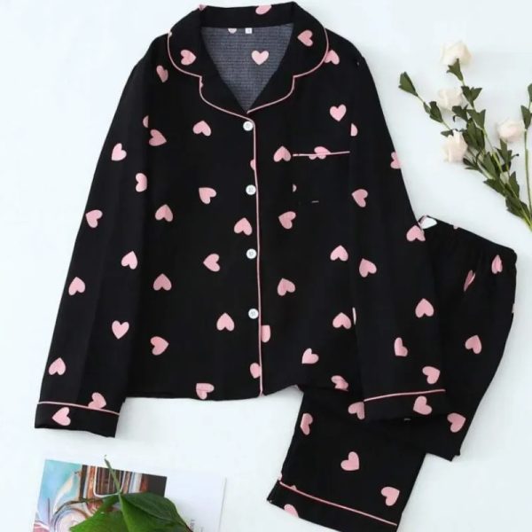 Pijama negro con corazones 