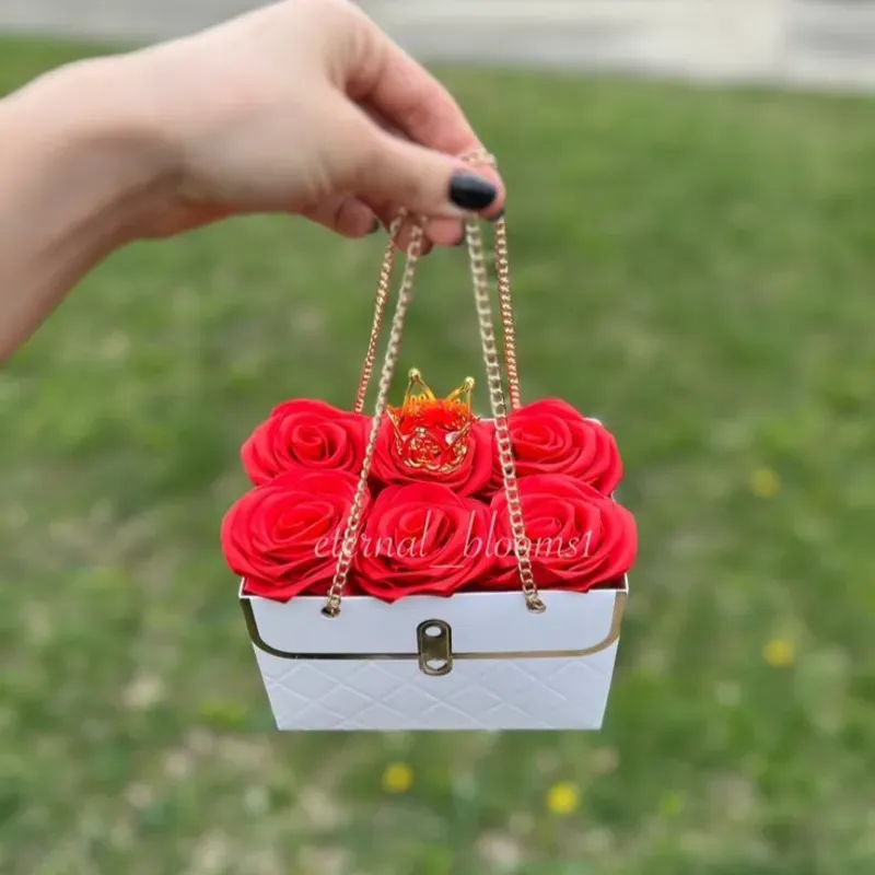 Cartera con corona
