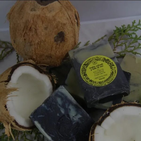 Jabón de Carbón y Leche de Coco