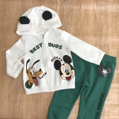 Conjunto de Mickey Mouse color verde