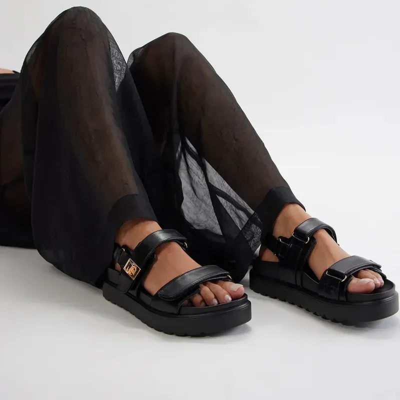 Sandalias prácticas